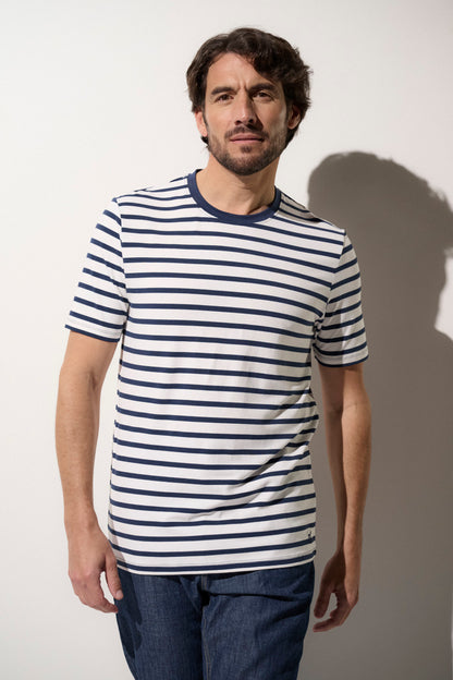 T-shirt anti-UV à rayures bleu et blanc pour homme, léger et confortable, offrant une protection solaire UPF 50+.