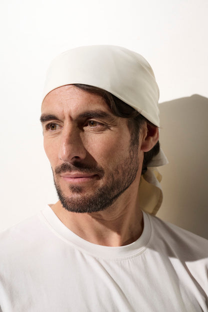 Bandana anti-UV blanc pour homme, léger et respirant, offrant une protection solaire UPF 50+.