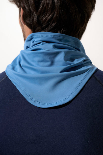 Tour de cou anti-UV bleu pour homme, léger et extensible, idéal pour les activités en extérieur.