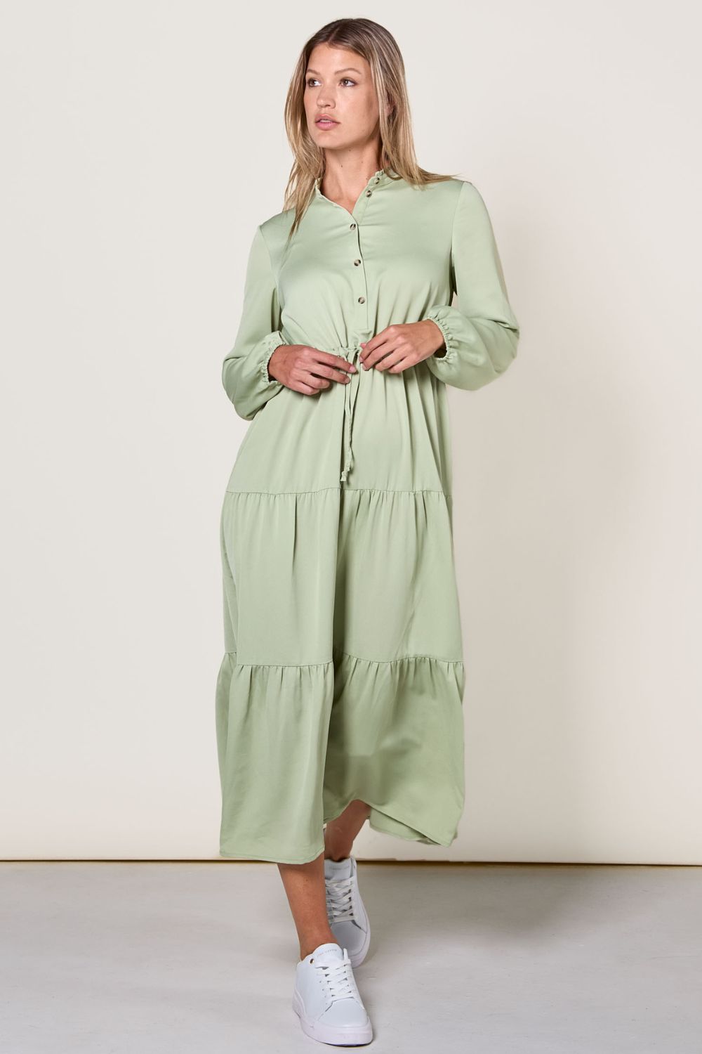 Robe longue anti-UV vert Herbe Fraîche pour femme, manches longues, protection solaire UPF 50+, idéale pour le printemps.