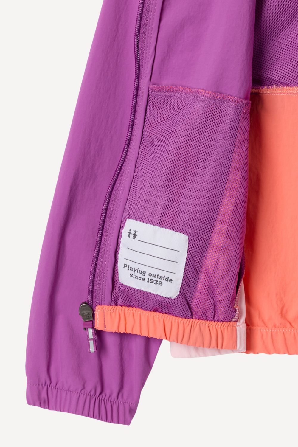 Veste anti-UV violette pour enfants, légère et respirante, offrant protection solaire UPF50+ pour activités en plein air.